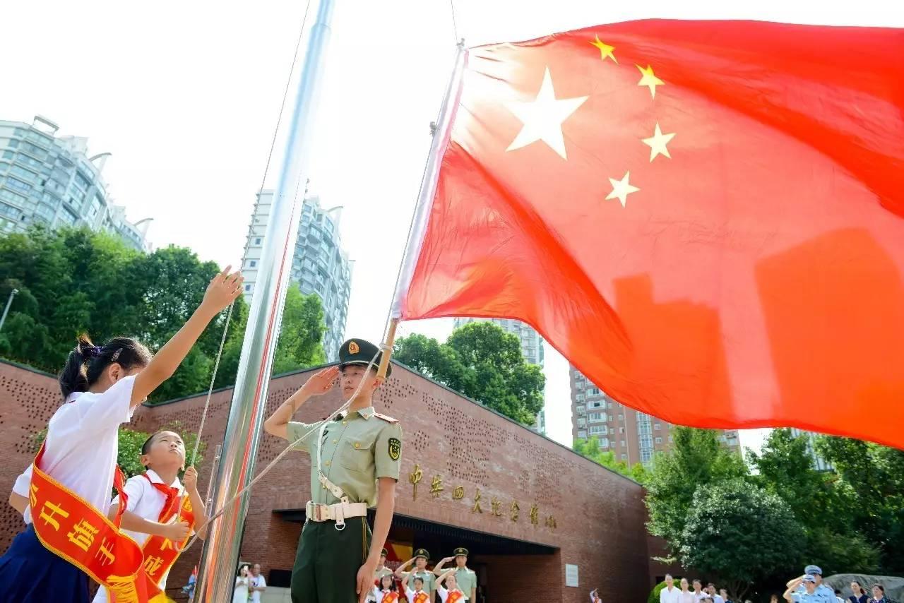 迷人的妖精
