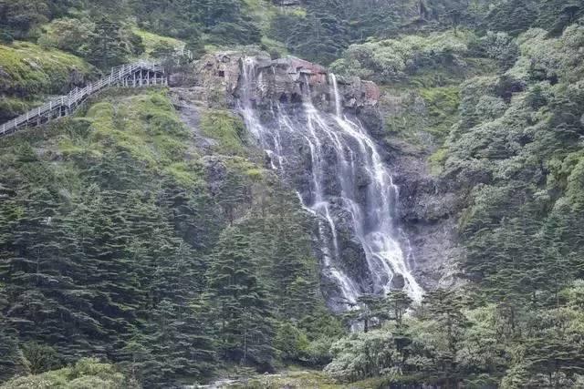 画线接蓝色球